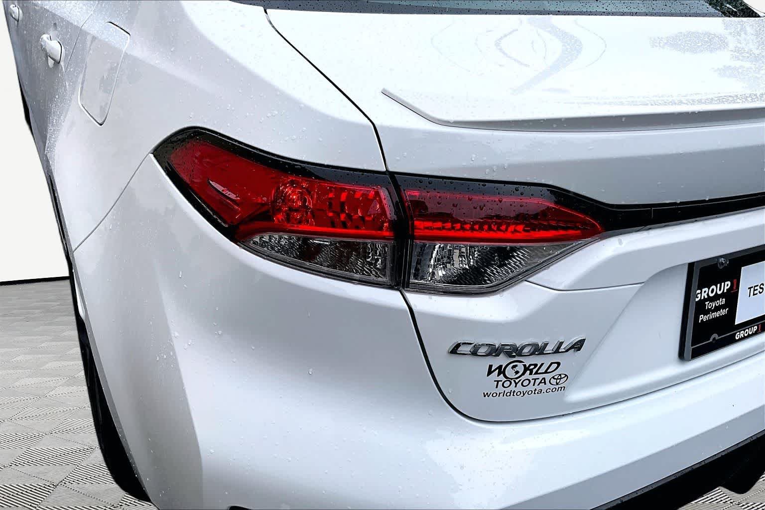 Used 2024 Ice Cap Toyota SE image 29