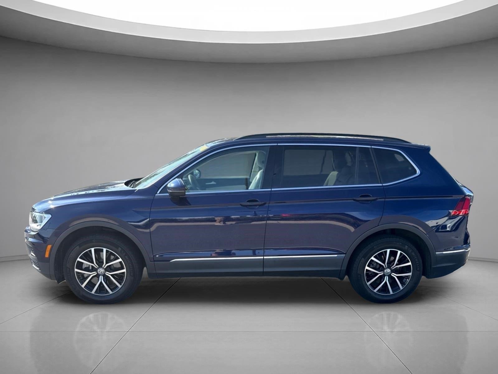 Used 2021 Atlantic Blue Metallic Volkswagen SE image 4