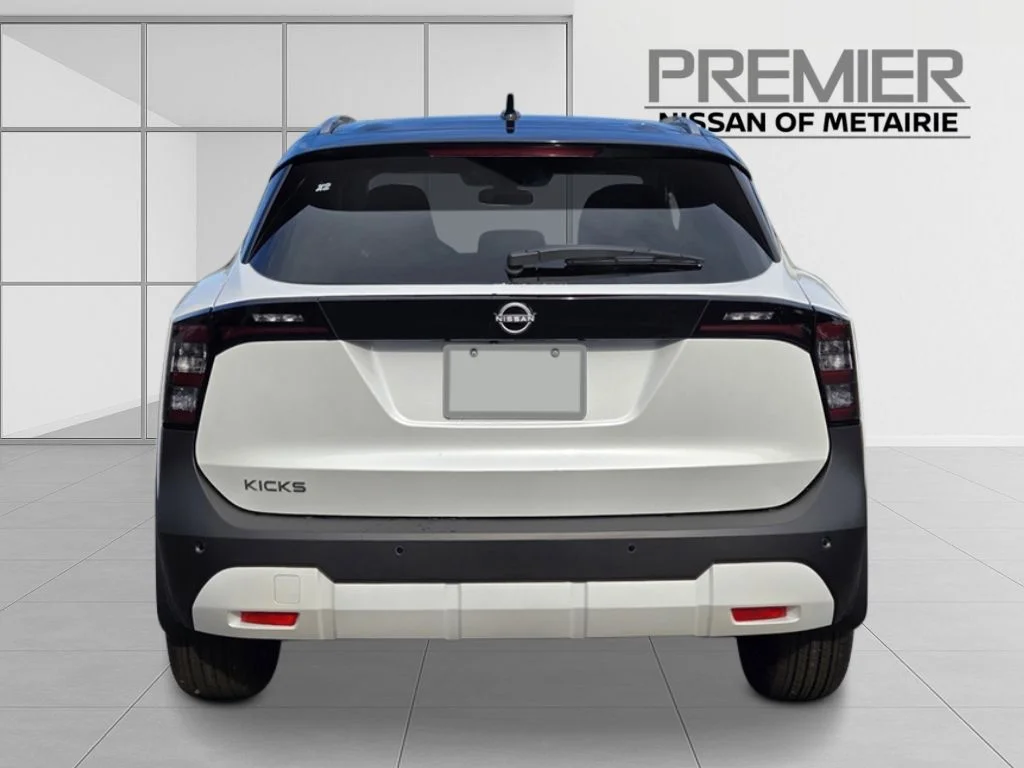 New 2026 Aspen White TriCoat / Super Black Two-tone Nissan SV image 4
