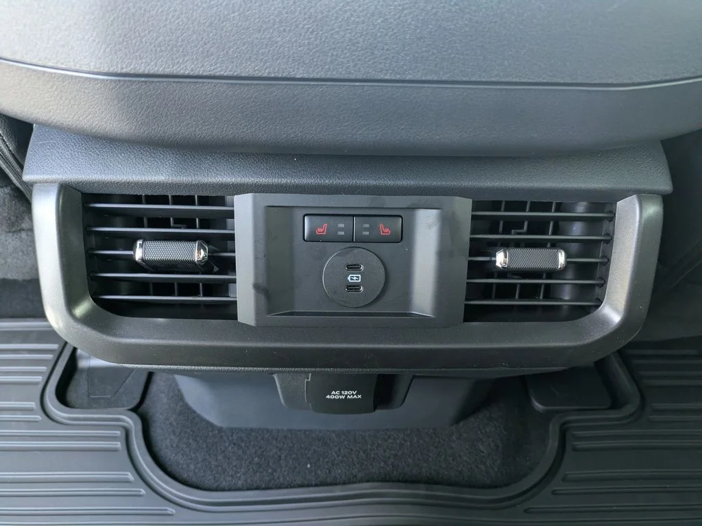 New 2026 Oxford White Ford Lariat image 15