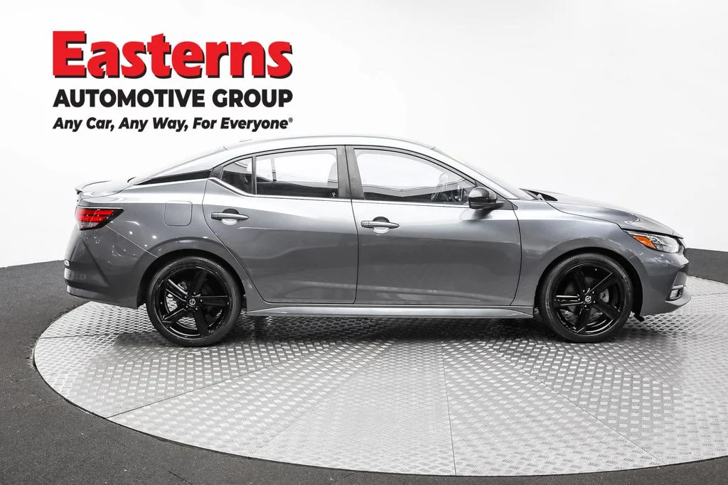 Used 2023 Gray Nissan SR image 4