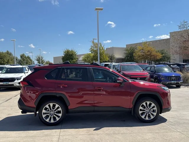 Certified Used 2025 RED MC. Toyota XLE Premium image 2