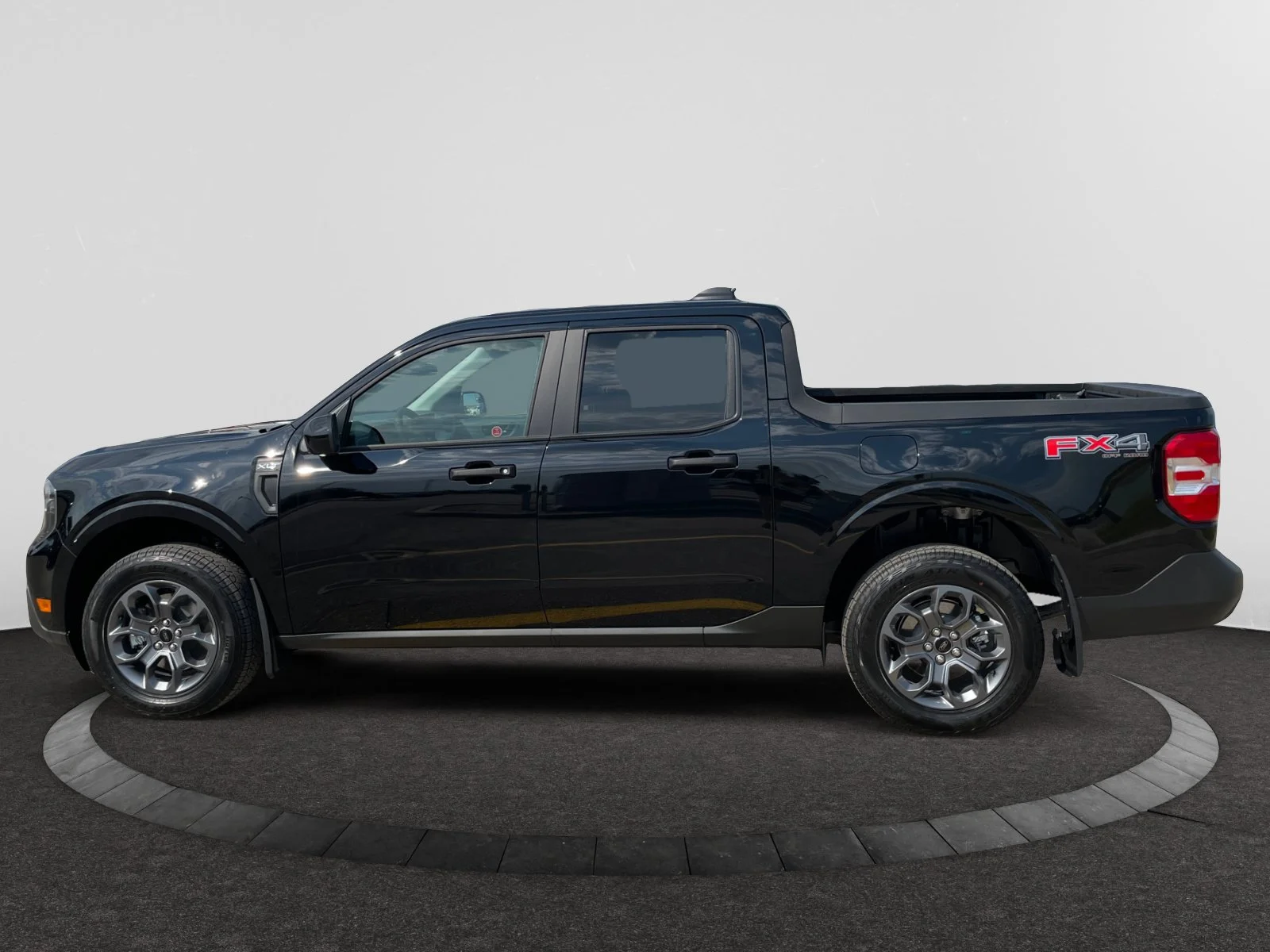 New 2026 Shadow Black Ford XLT image 2