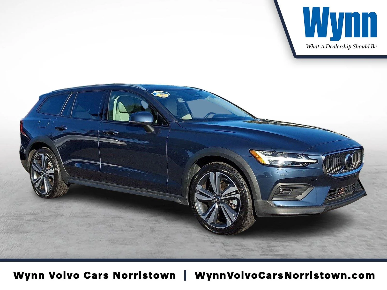 2023 Volvo V60 Cross Country