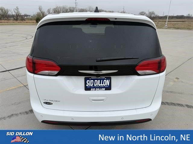 New 2026 Silver Mist Clear-Coat Exterior Paint Chrysler LX image 4
