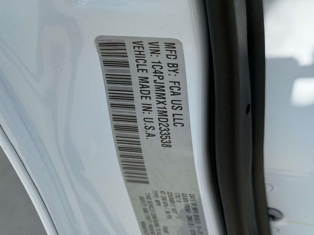 Used 2021 White Jeep Latitude Lux image 31
