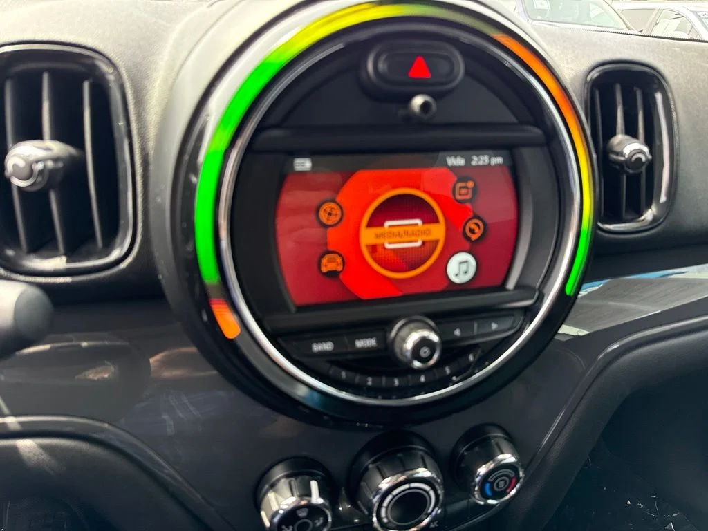 Used 2019 White MINI Classic image 14