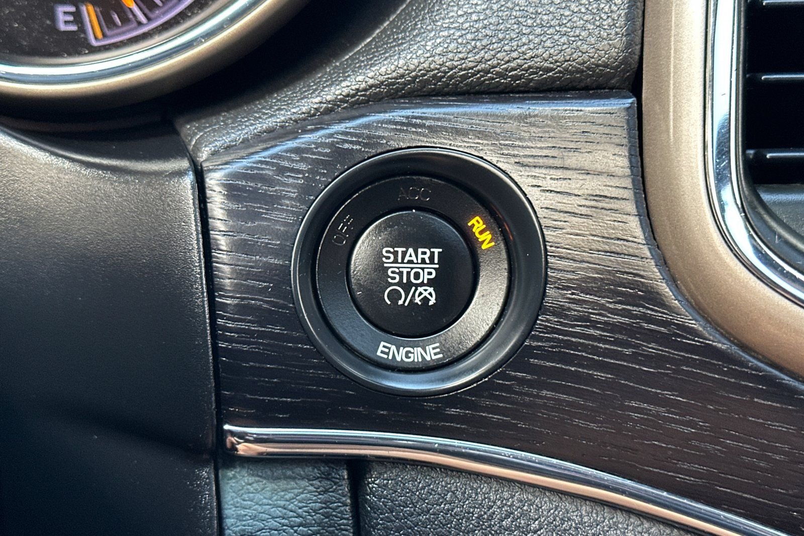 Used 2016 Gray Jeep Summit image 22