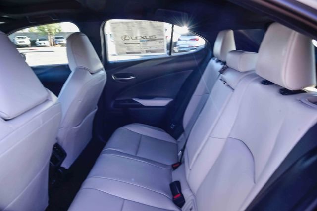 2026 Lexus UX Hybrid 300h Premium - Photo 24