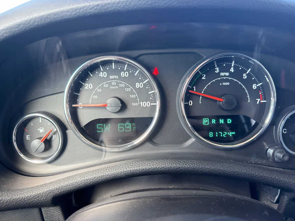 Used 2015 Black Clearcoat Jeep Altitude image 13