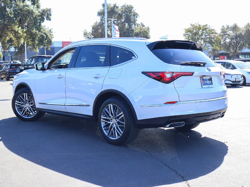 Used 2023 Platinum White Pearl Acura Advance image 9