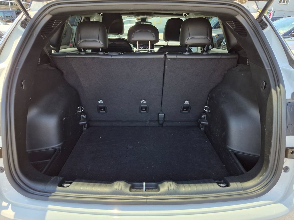 Used 2023 White Jeep Limited image 8