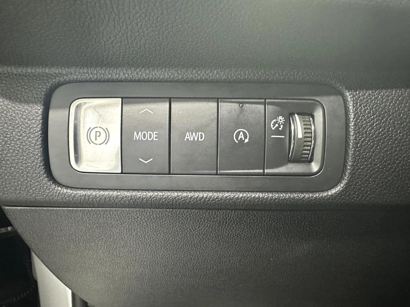 Used 2024 Summit White Chevrolet LT image 16