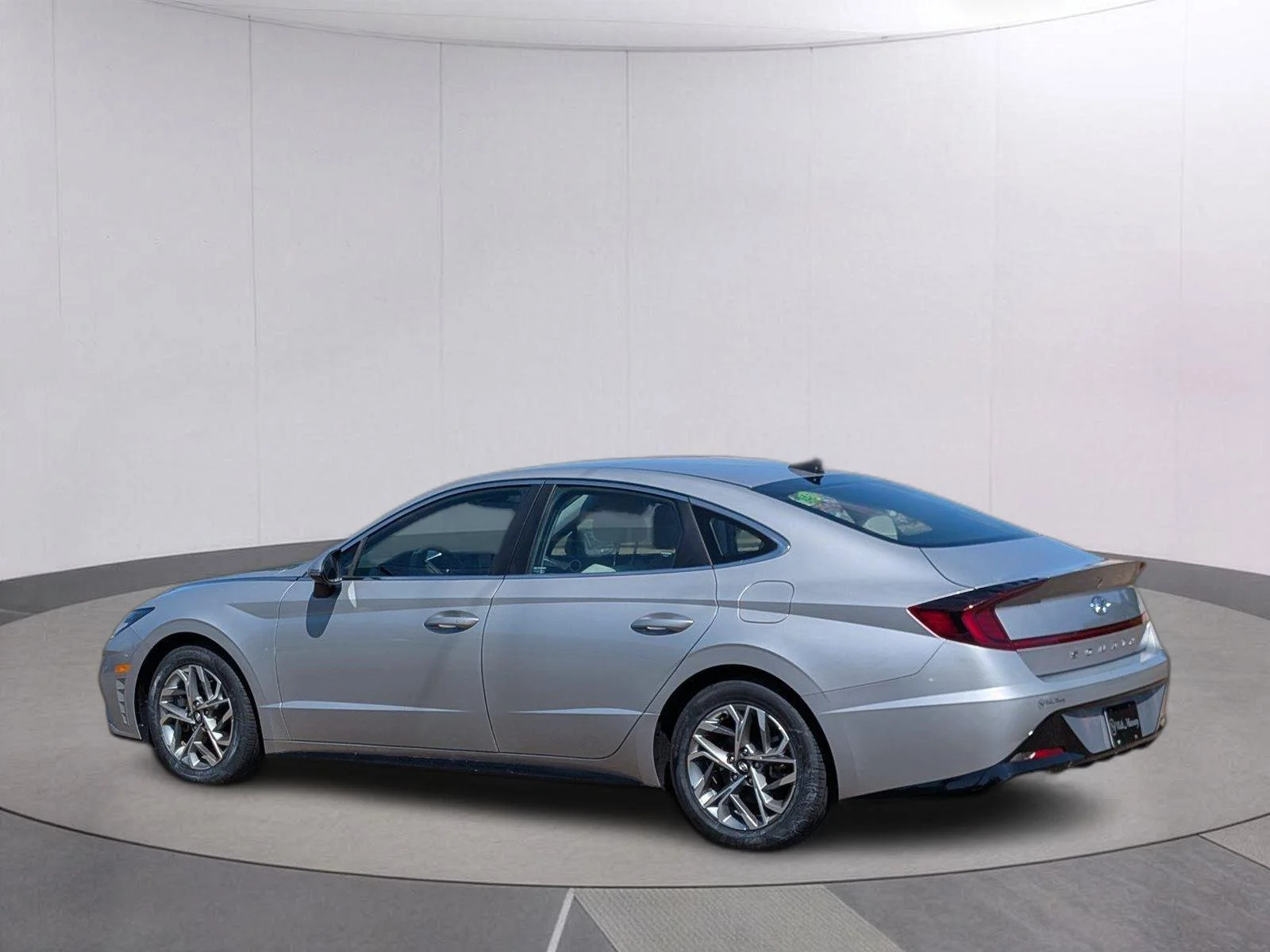 Used 2023 Curated Silver Hyundai SEL image 4