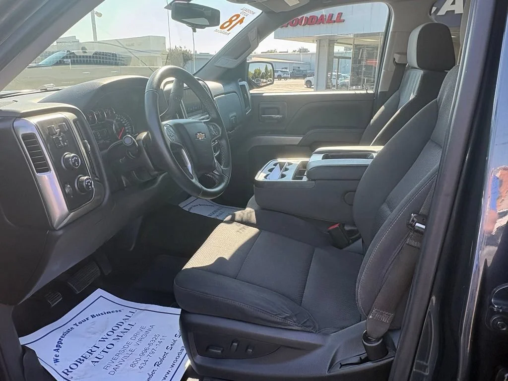 Used 2018 GRAPHITE METALLIC Chevrolet LT image 12