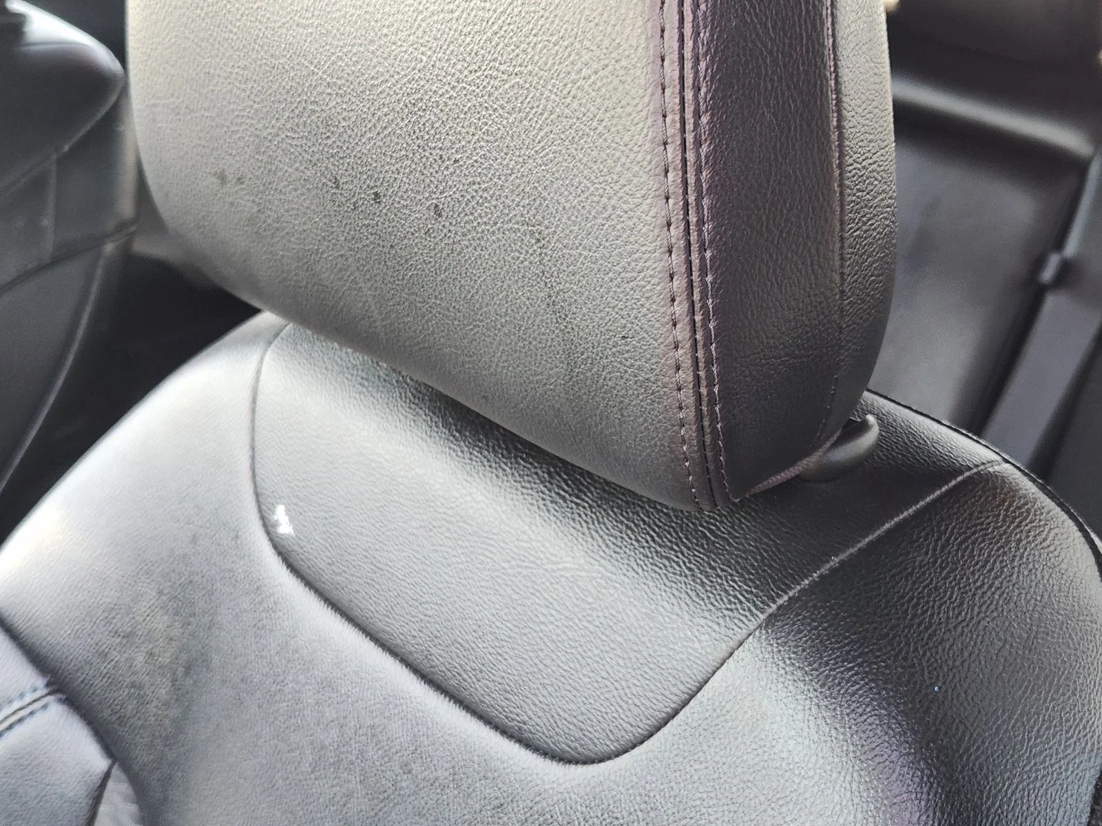 Used 2024 Black Jeep Latitude image 14