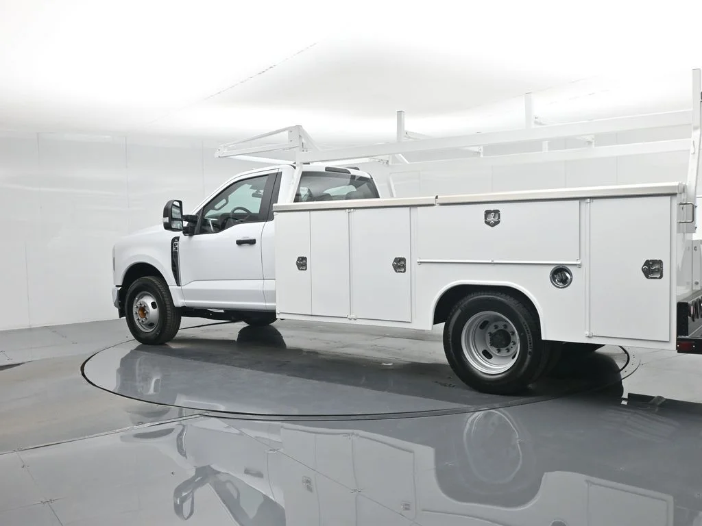 2026 Ford F-350 Super Duty Chassis Cab XL - Photo 6