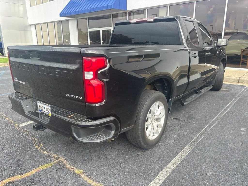 Used 2021 Black Chevrolet Custom image 9