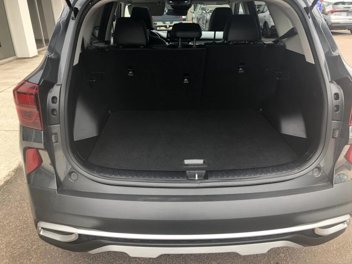 Used 2022 Grey Kia EX AWD image 8