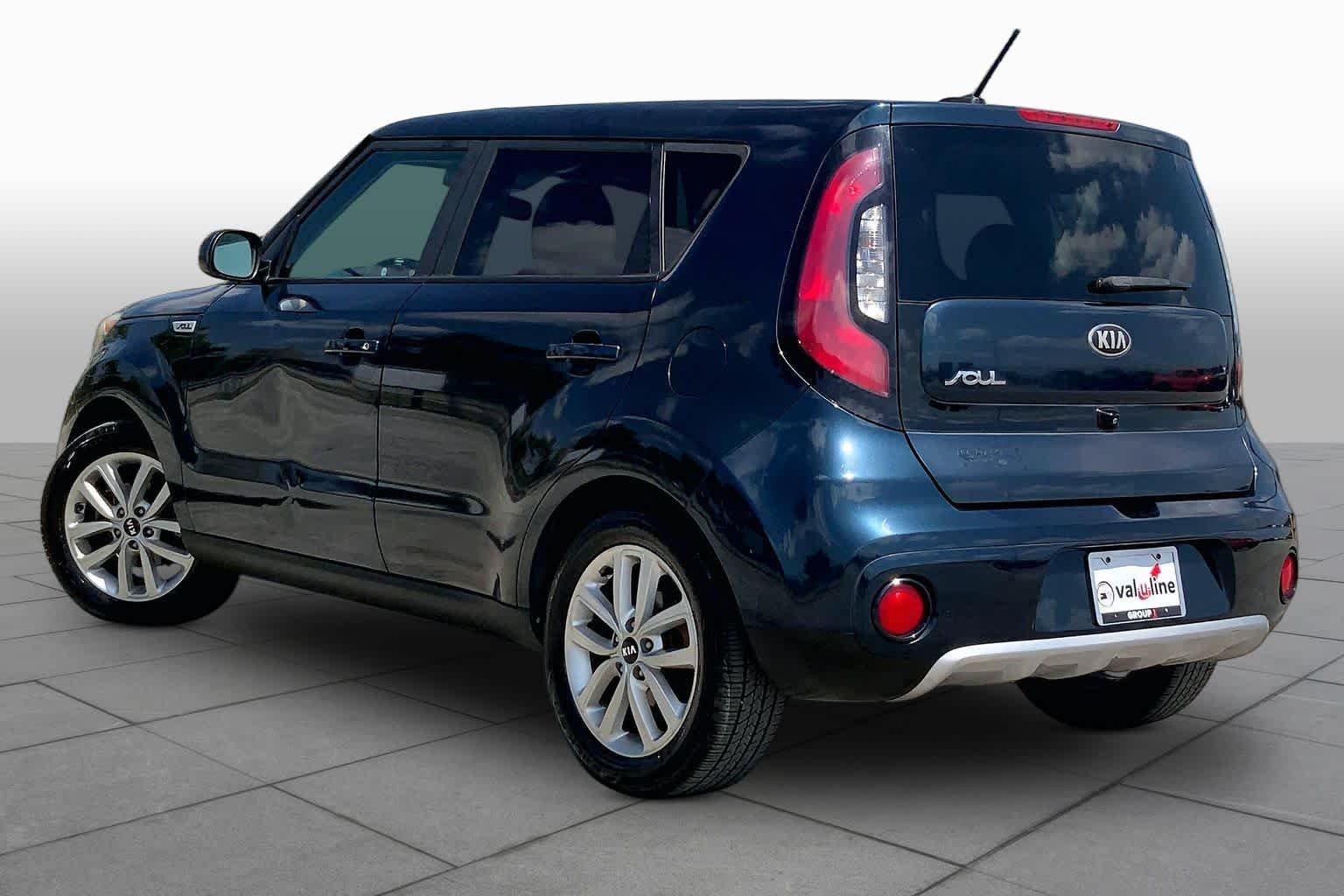 Used 2018 Mysterious Blue Kia + image 12