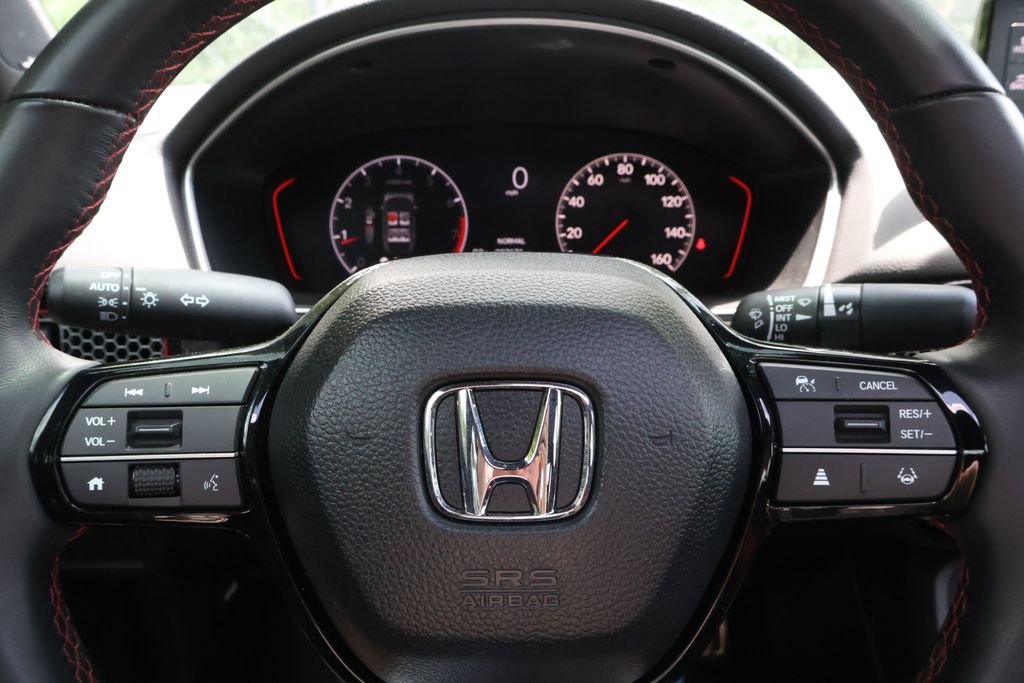 Used 2024 White Honda Base image 28