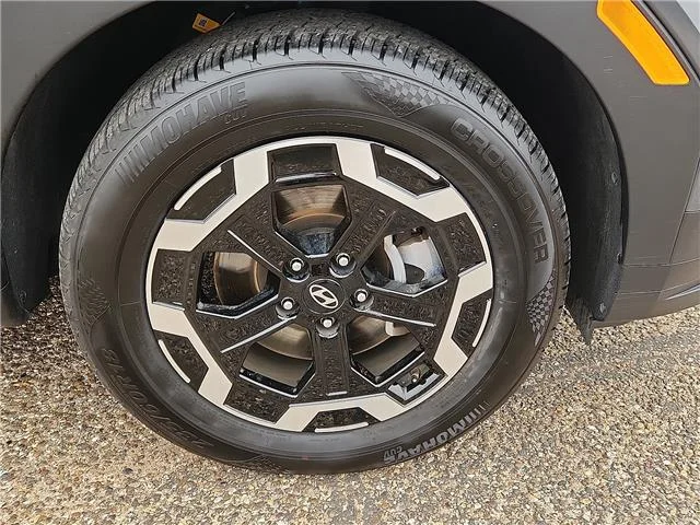 Used 2026 Gray Hyundai SEL Front-Wheel Drive image 7