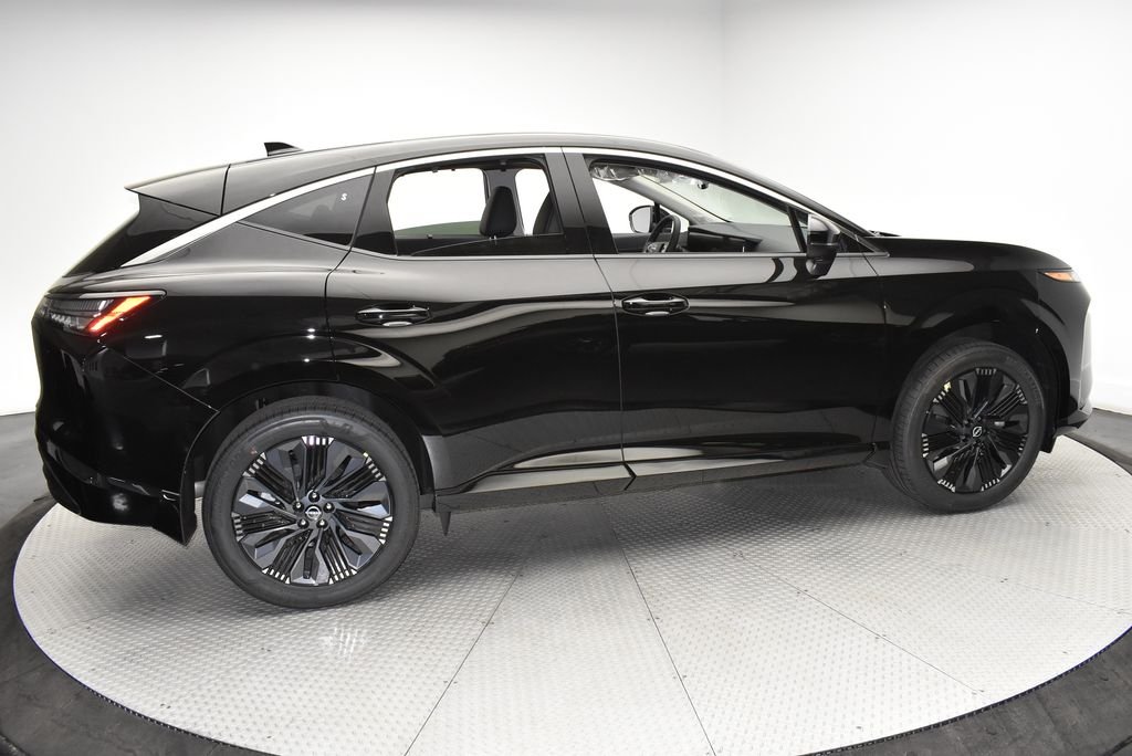New 2026 Super Black Nissan Platinum image 4