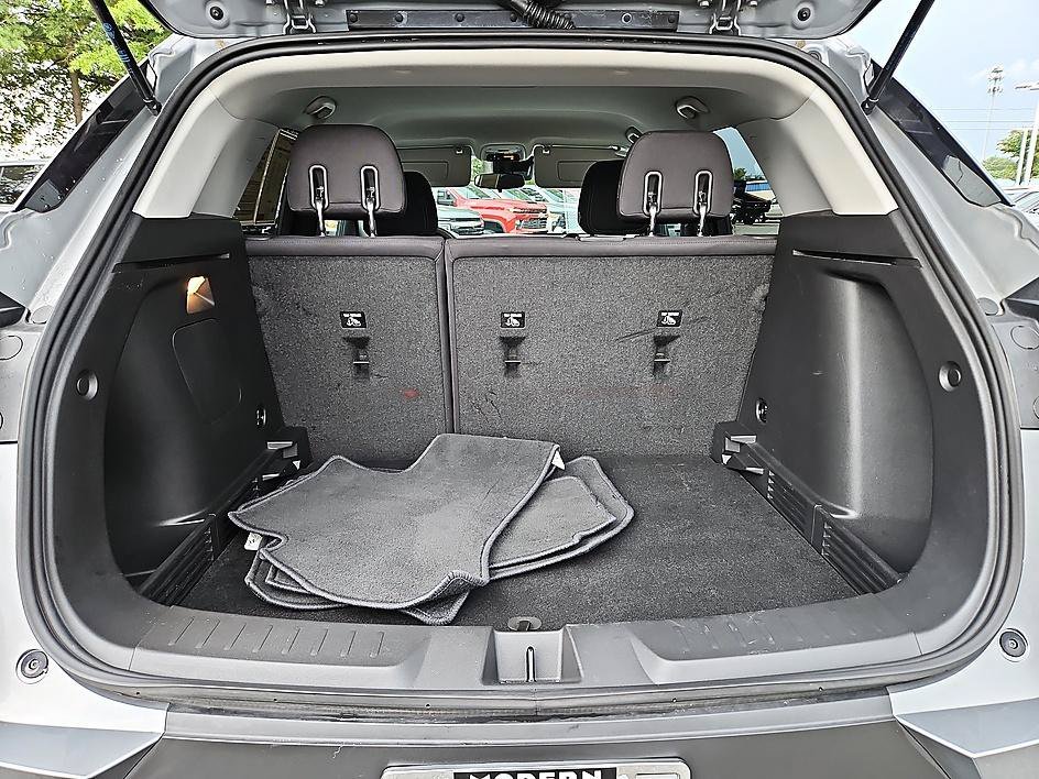 Used 2023 Sterling Gray Metallic Chevrolet LT image 11