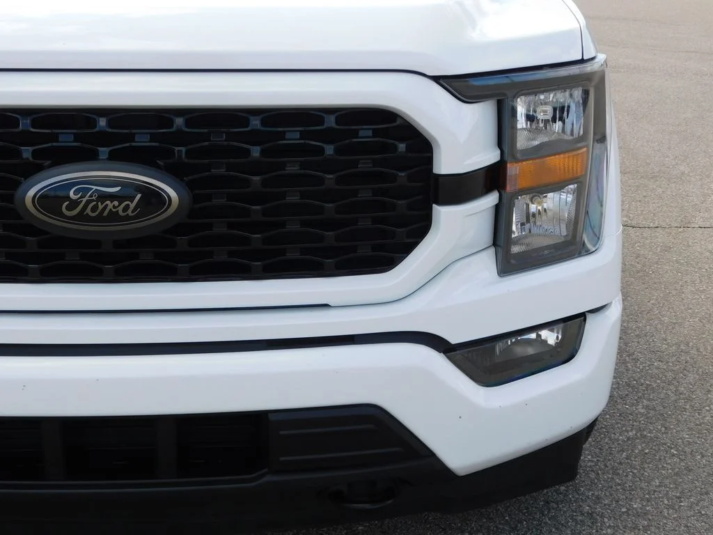 Used 2023 Oxford White Ford XLT image 15