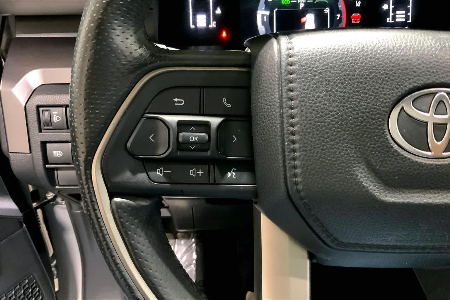 Used 2025 Cutting Edge Toyota SR5 image 24