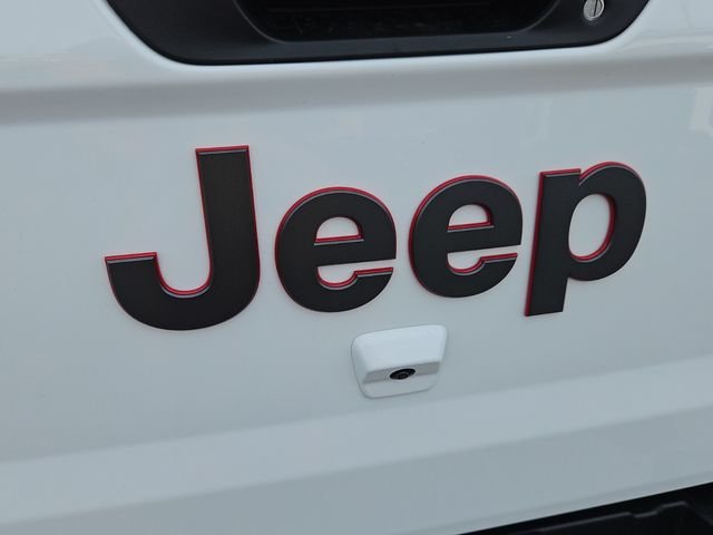 New 2026 Bright White Clear-Coat Exterior Paint Jeep Rubicon image 26