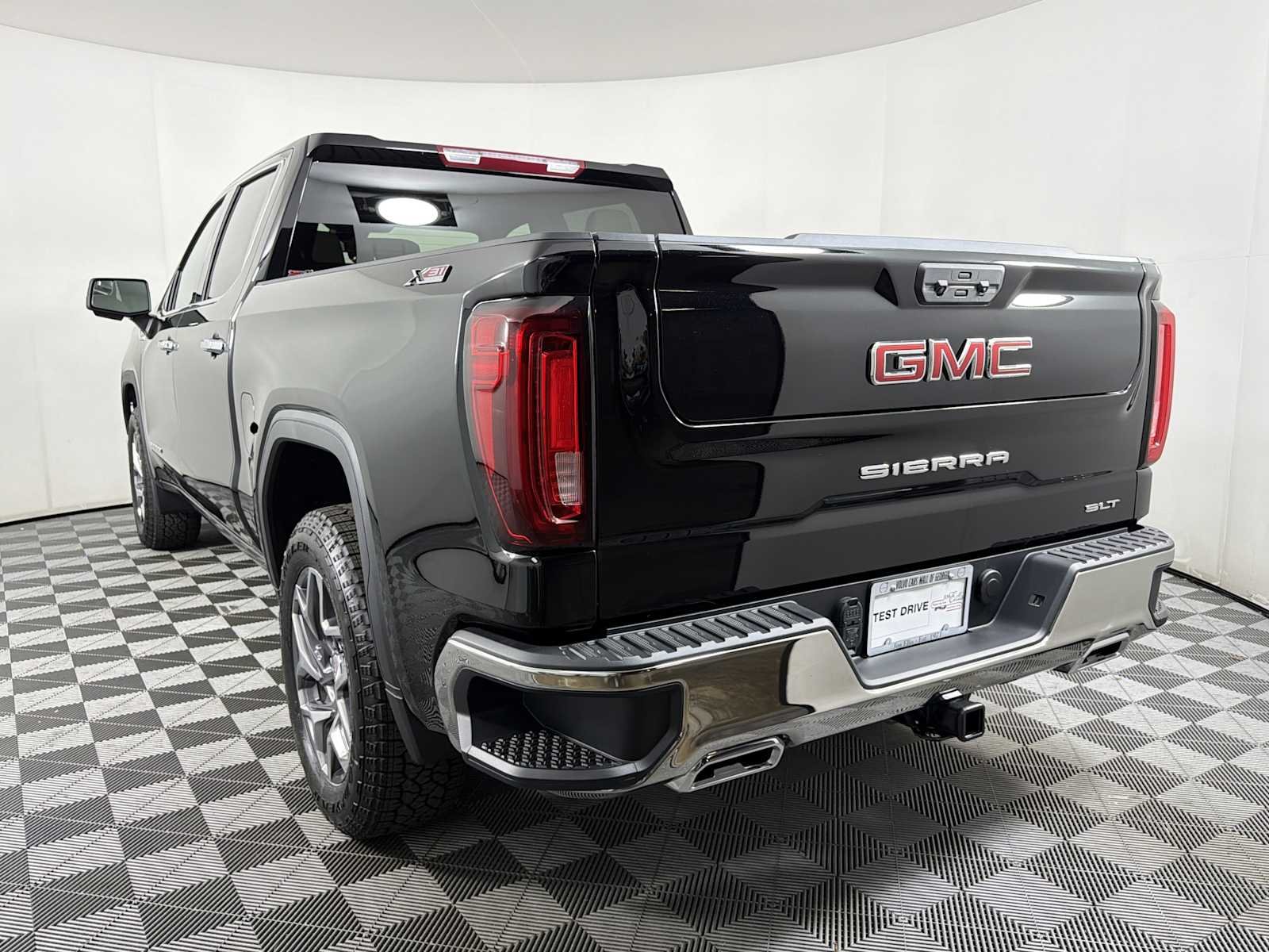 New 2026 Onyx Black GMC SLT image 4