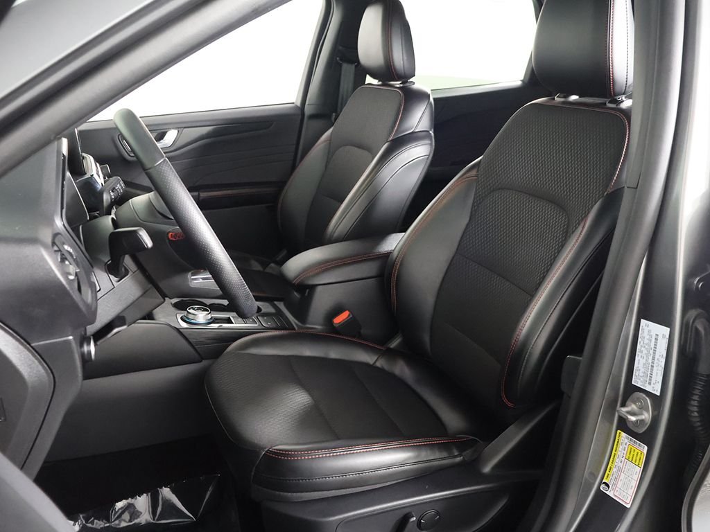 Used 2025 Gray Ford ST-Line image 25