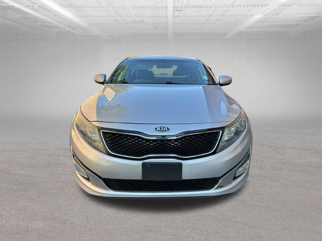 Used 2015 Silver Kia LX image 10