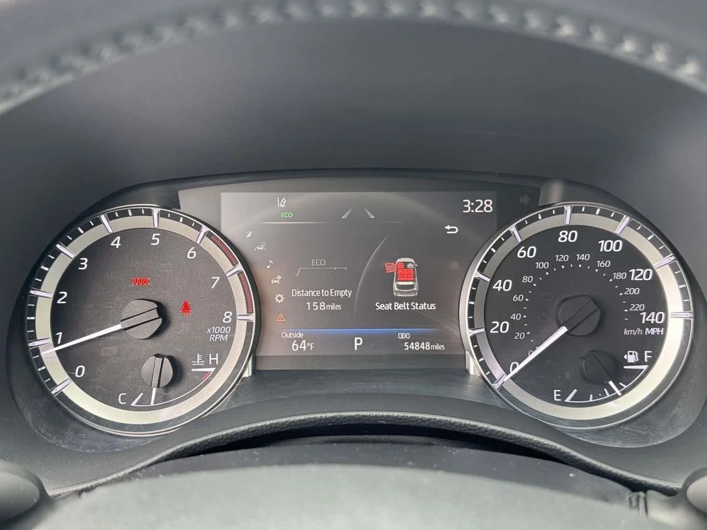 Used 2023  Toyota XLE image 25