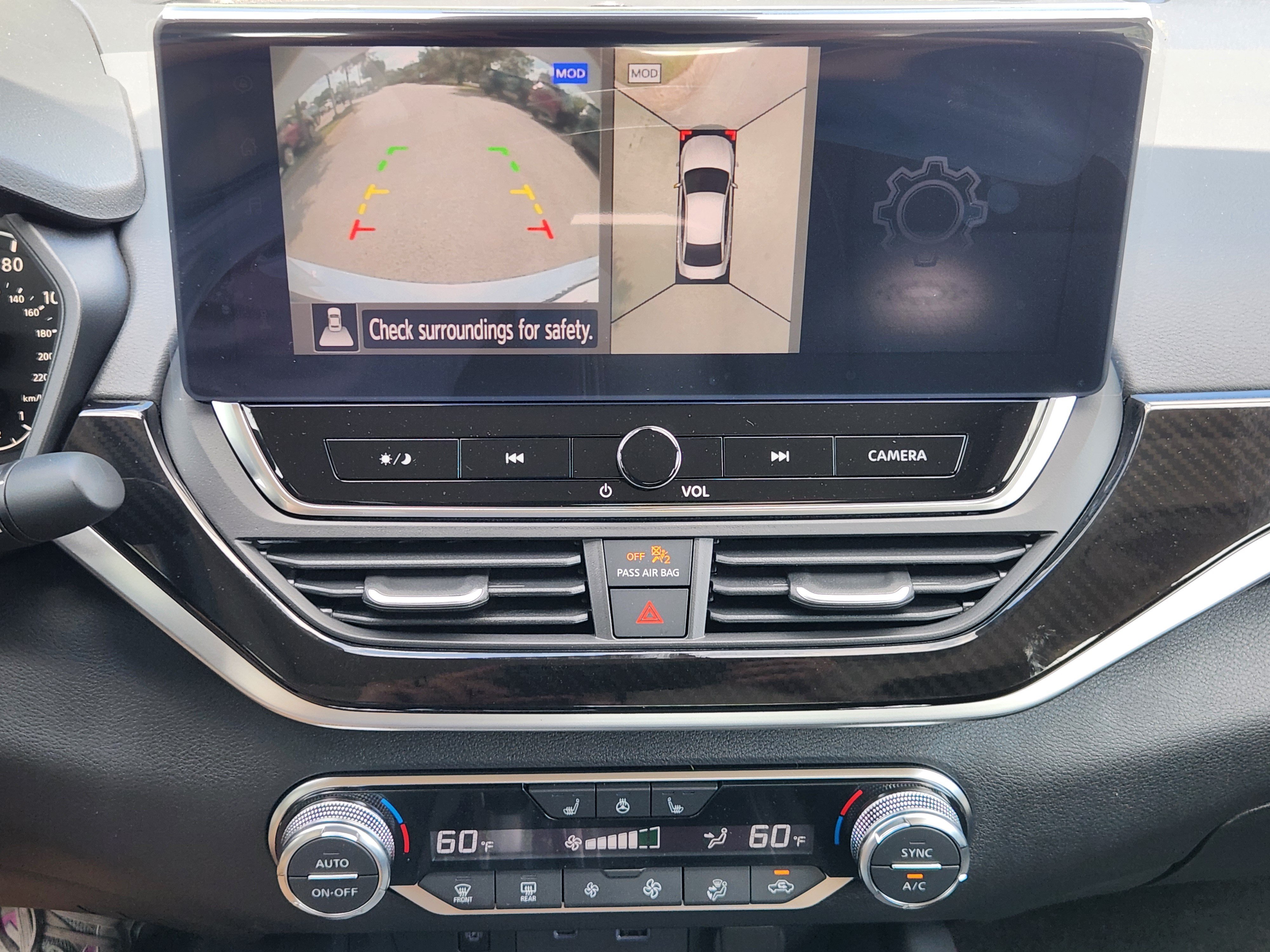 New 2026 Gray Sky Pearl / Super Black Two-tone Nissan SR image 18