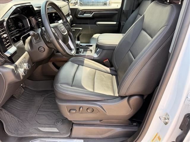 Used 2024 White GMC SLT image 15