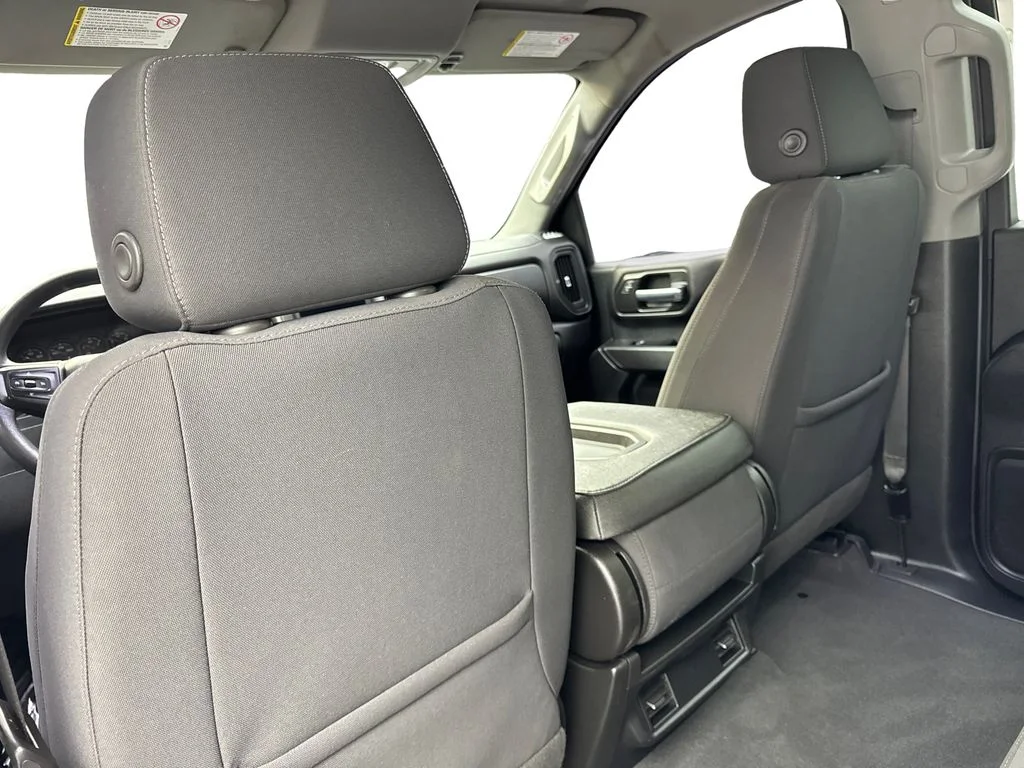 Used 2022 Silver Chevrolet Custom image 34