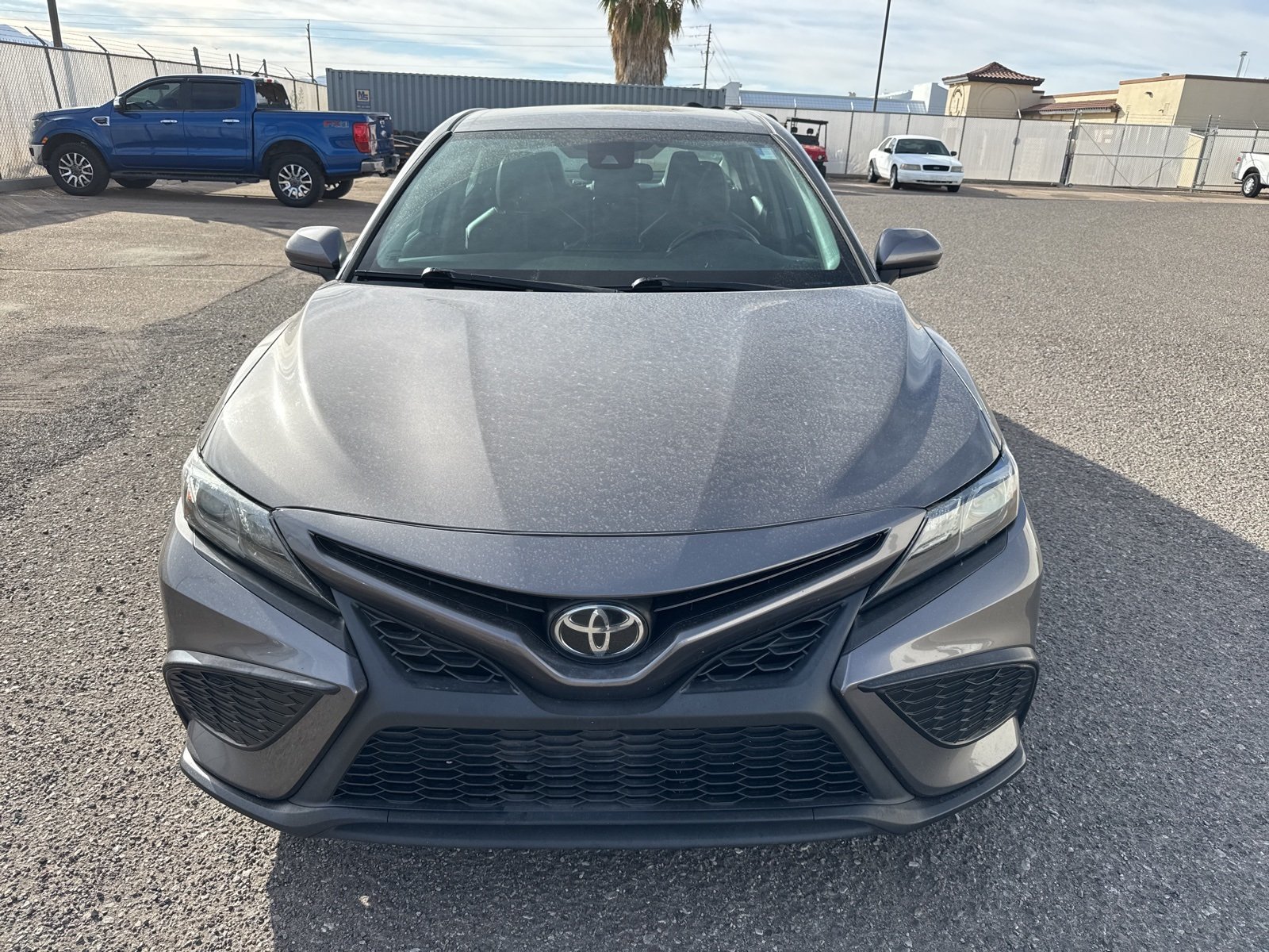 2021 Toyota Camry SE photo 2