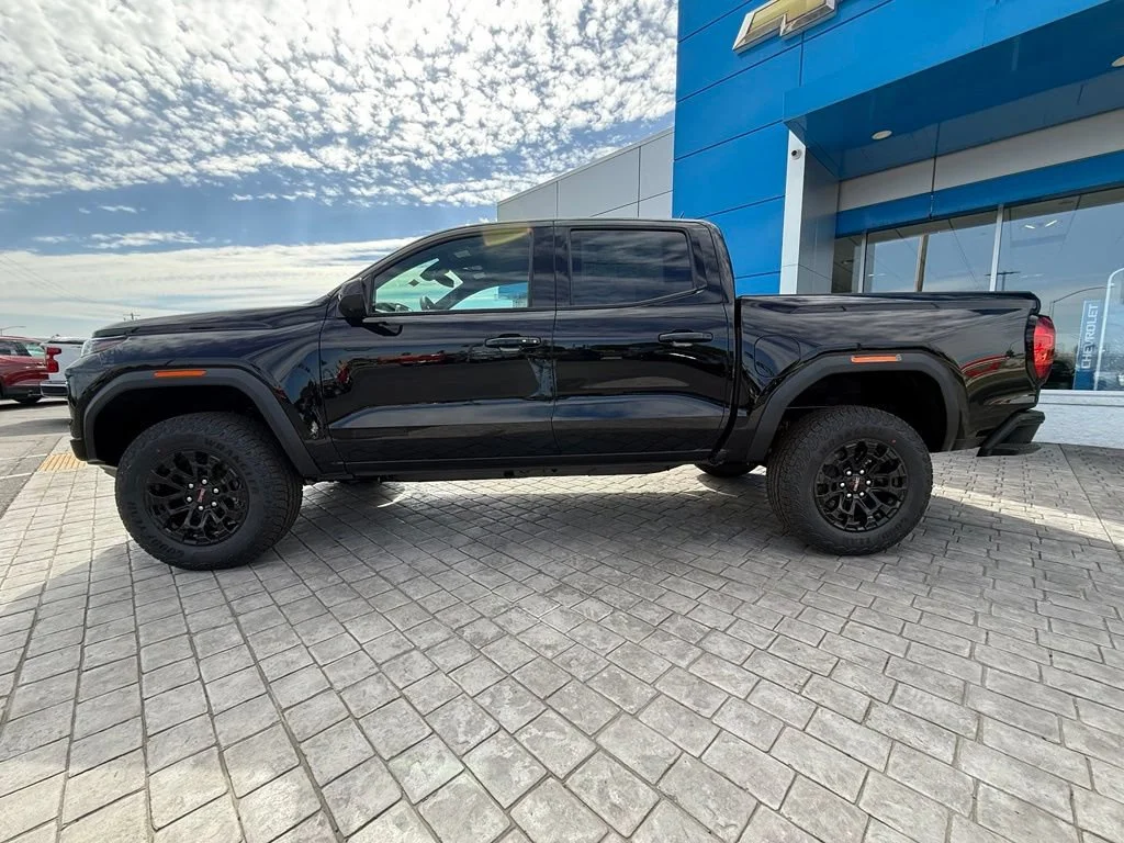 New 2026 Onyx Black GMC Elevation image 7