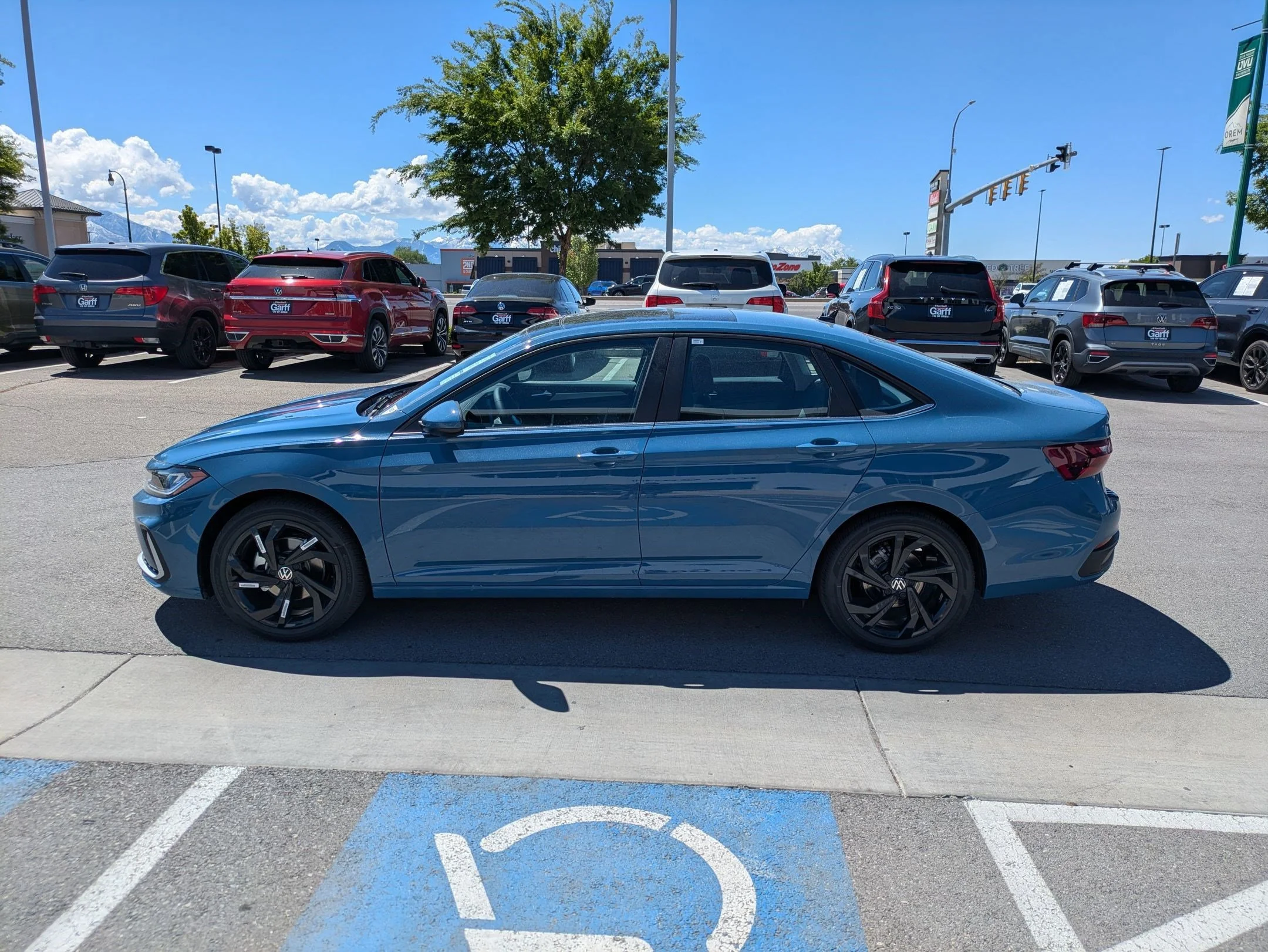 New 2026 Monterey Blue Pearl Volkswagen SE image 7
