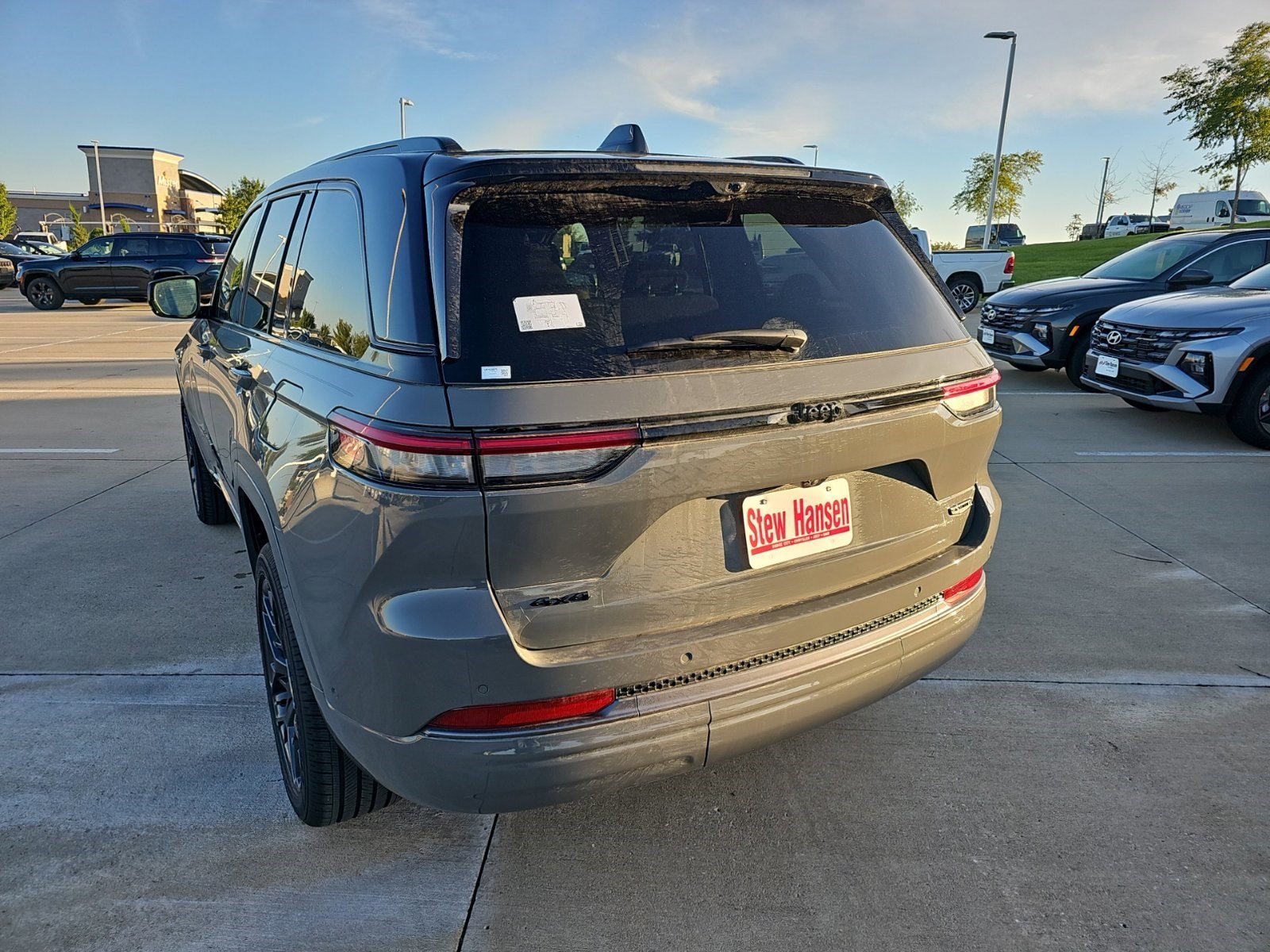 New 2027 Sting-Gray Clearcoat Jeep Summit image 3