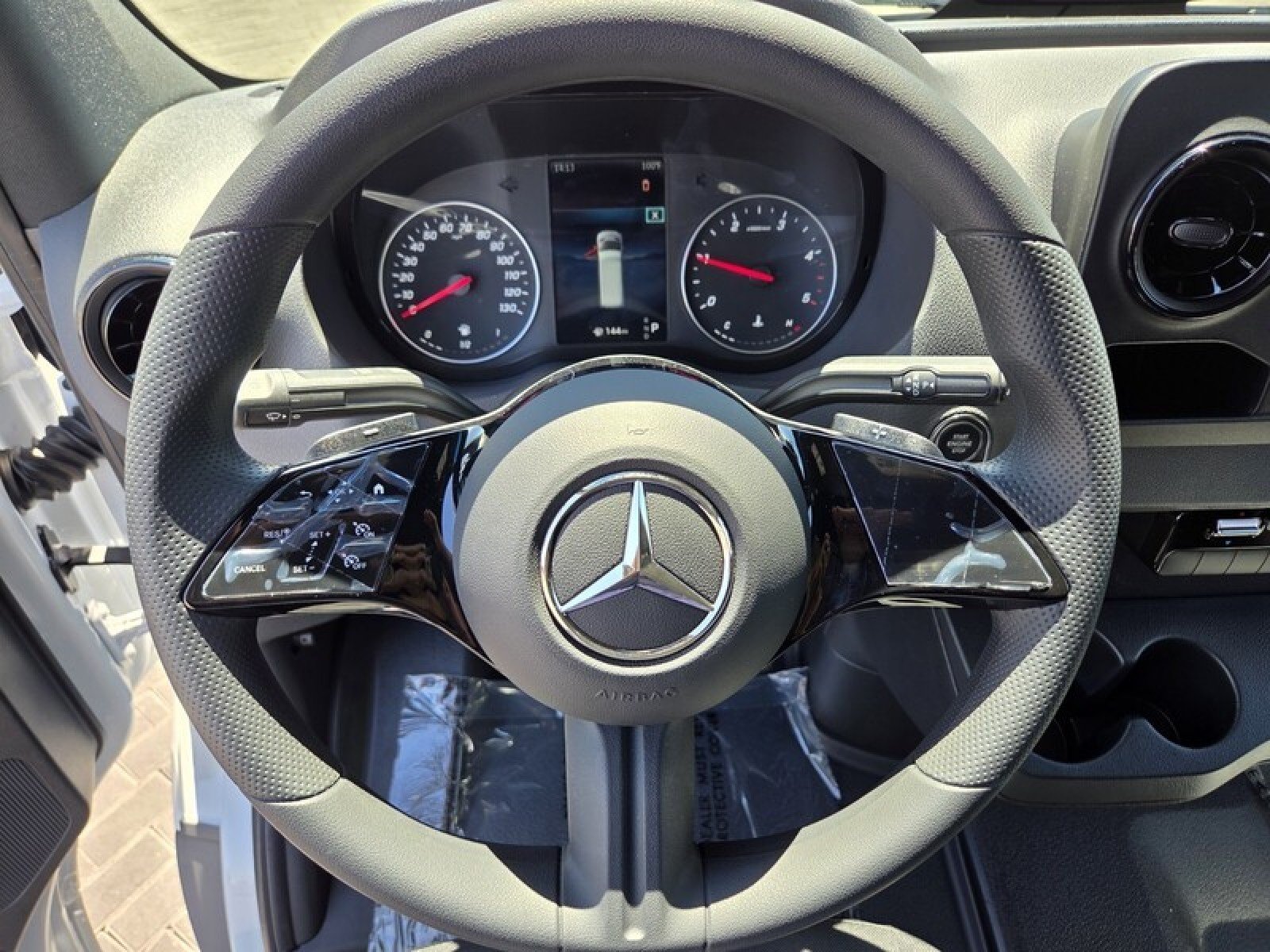 New 2026 Arctic White Mercedes-Benz DCWS2S image 24