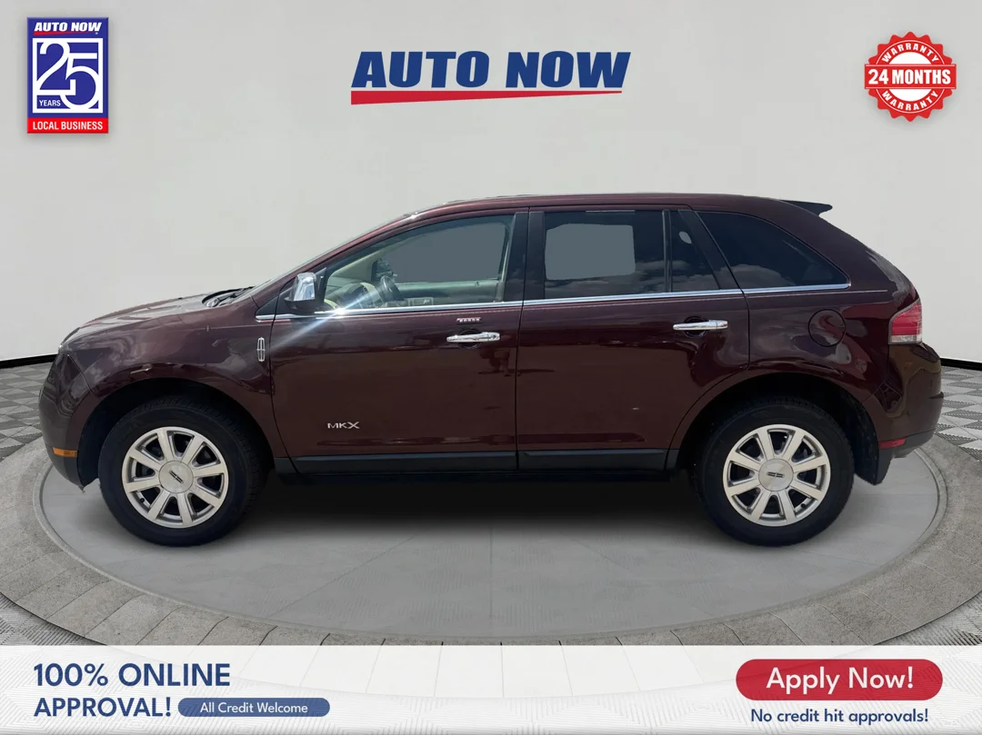 Used 2010 RED Lincoln base image 3