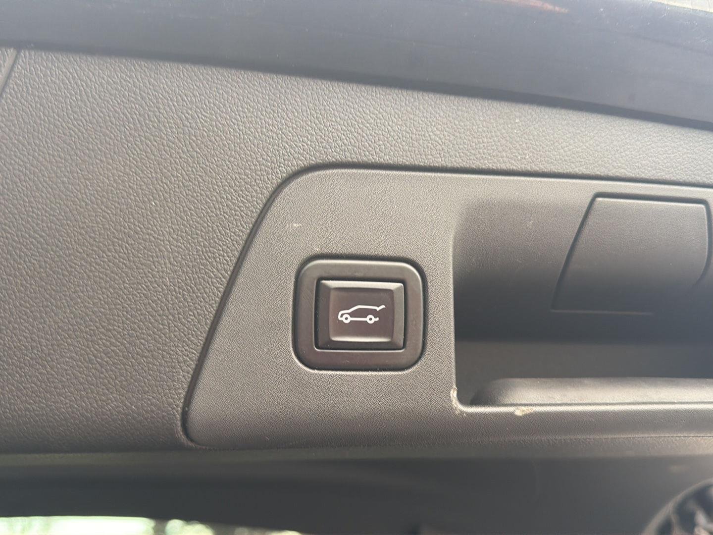 Used 2022 Ebony Twilight Metallic Buick Preferred image 8