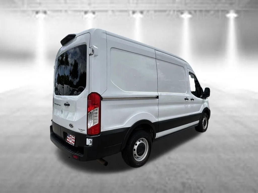Certified Used 2021 Oxford White Ford Base image 4