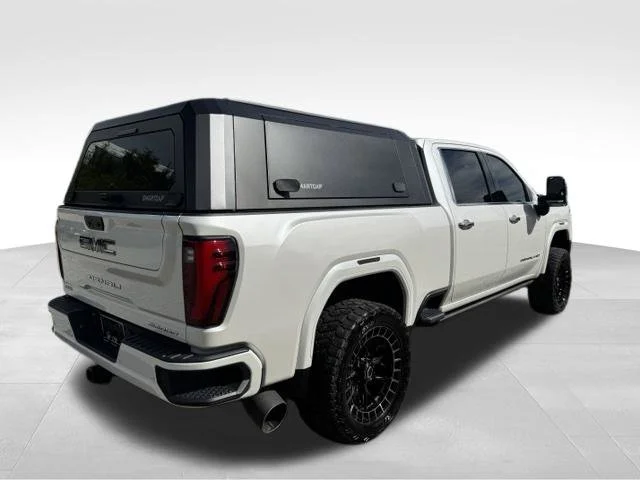 Used 2025 White GMC Denali Ultimate image 16