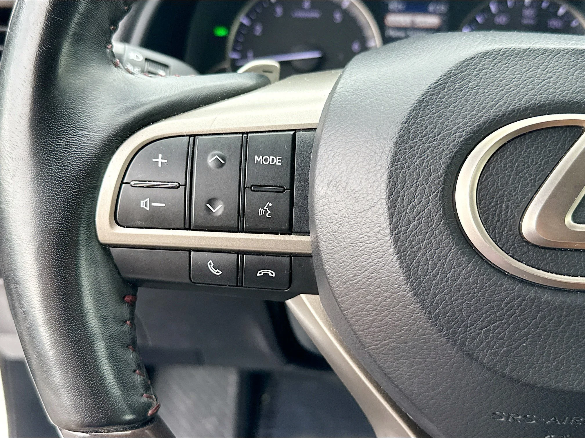 Used 2020 Eminent White Pearl Lexus RX 350 image 39