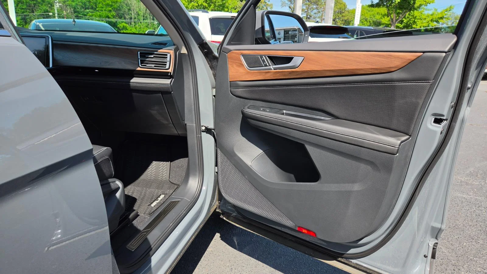 New 2026 Pure Gray Volkswagen 2.0T SE w/Technology image 51