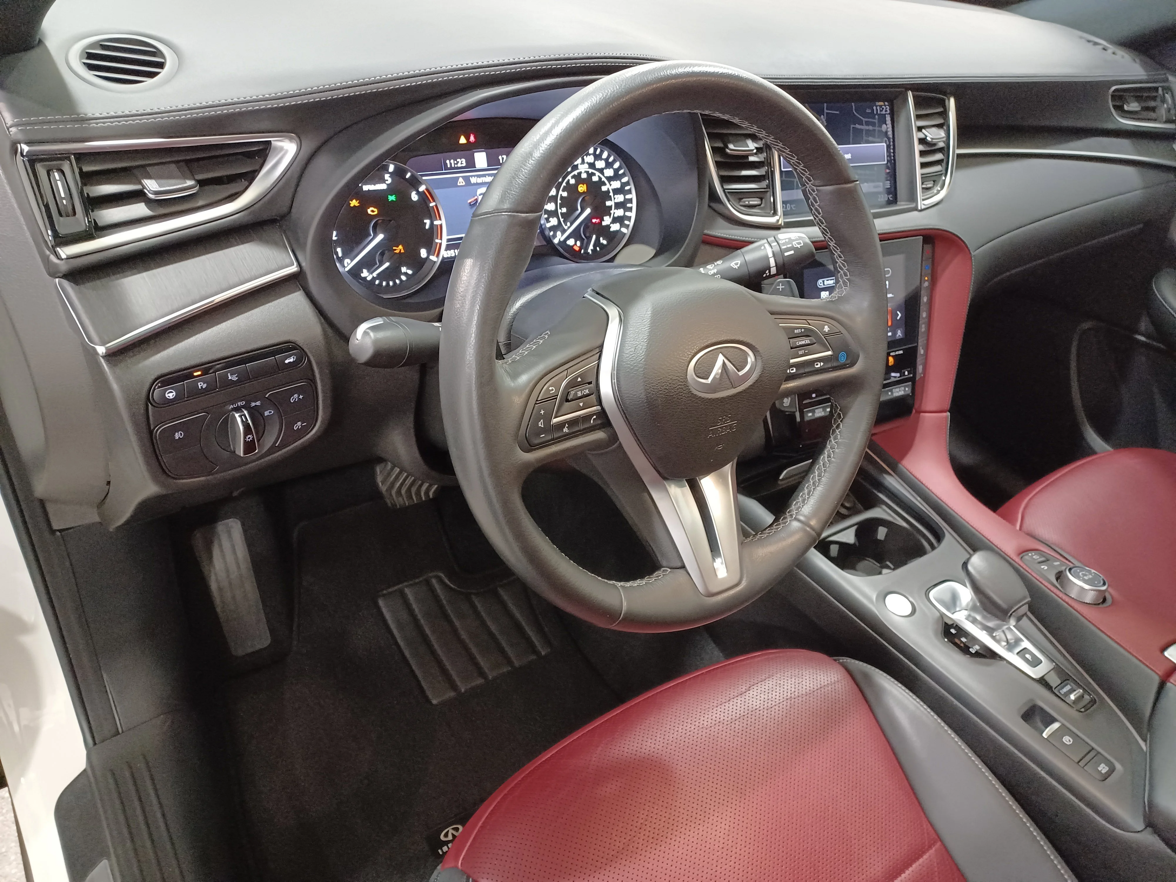 Certified Used 2022 Majestic White Pearl INFINITI Sensory AWD*Adapt Cruise | Remote Start | Nav | 360 Cam | Cooled Red Leather | Sunroof | Htd Wheel image 14